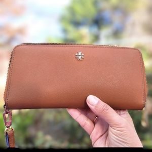 Tory Burch wallet